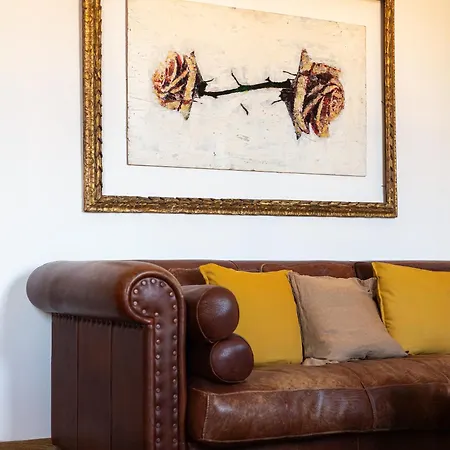 Bandenere House شقة *