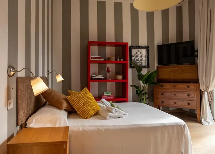 Bandenere House *