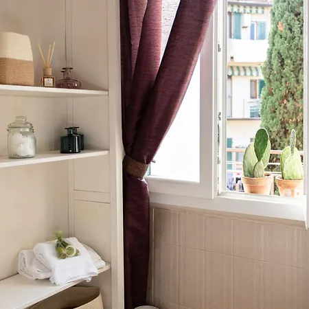 Daire Bandenere House